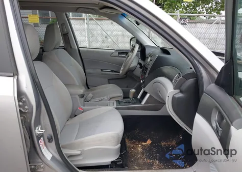 2011 Subaru Forester 2.5X Premium z USA, uszkodzony, nr VIN JF2SHADCXBH754833